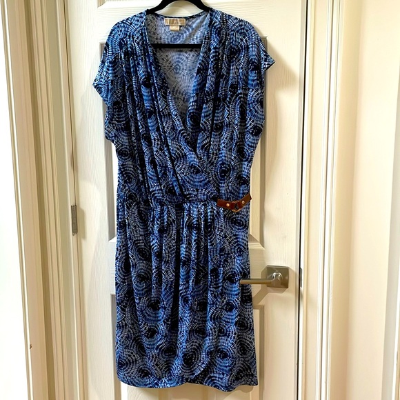 MICHAEL Michael Kors Dresses & Skirts - EUC Michael Kors midi wrap dress